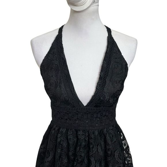 Welcome to my closet. - Picture 3 of 11